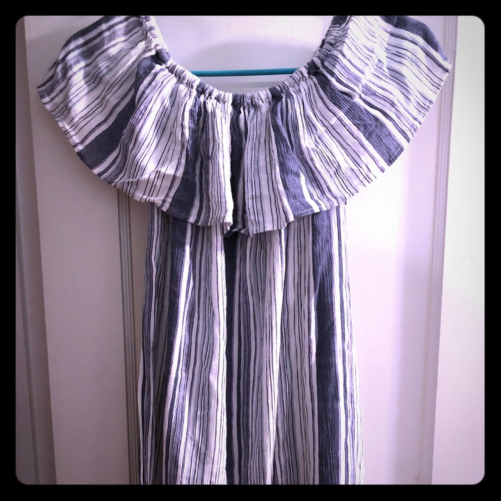 Crop shoulder dress with pockets